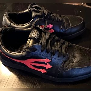 Rare * Pitchfork Size 12